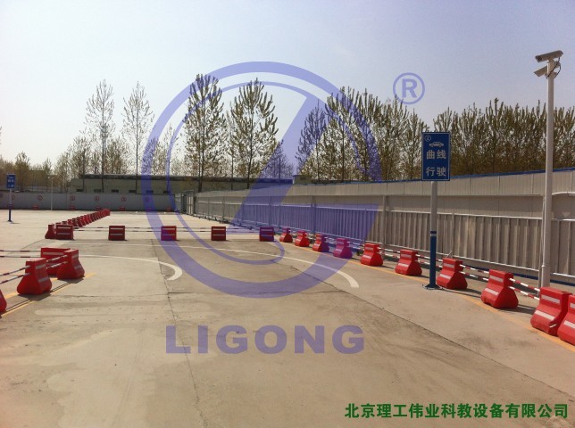 科目二場(chǎng)地考試系統(tǒng)，曲線行駛